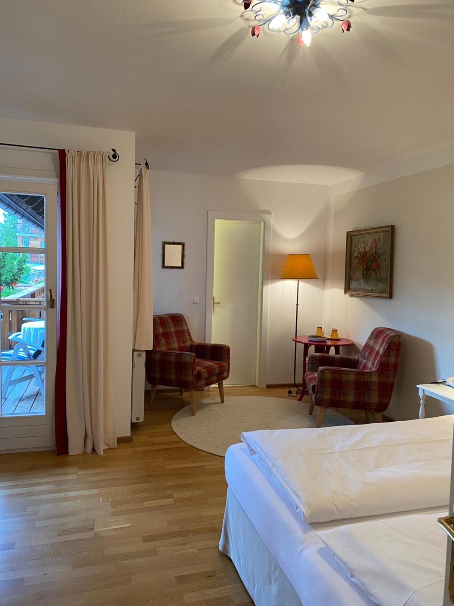 Seehotel Enzian Weissensee Bagian luar foto